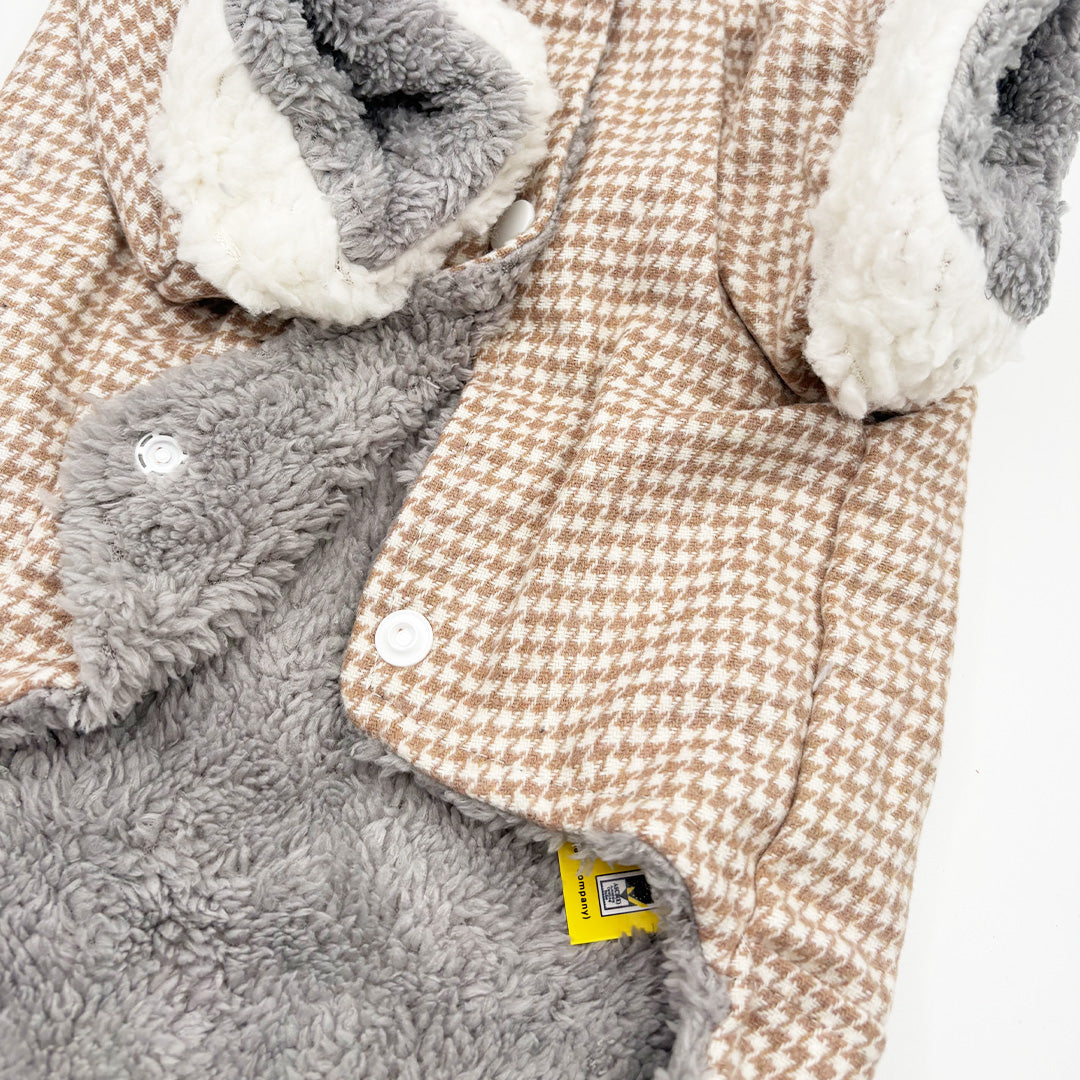 Soft fleece inner lining of bunny winter dog jacket