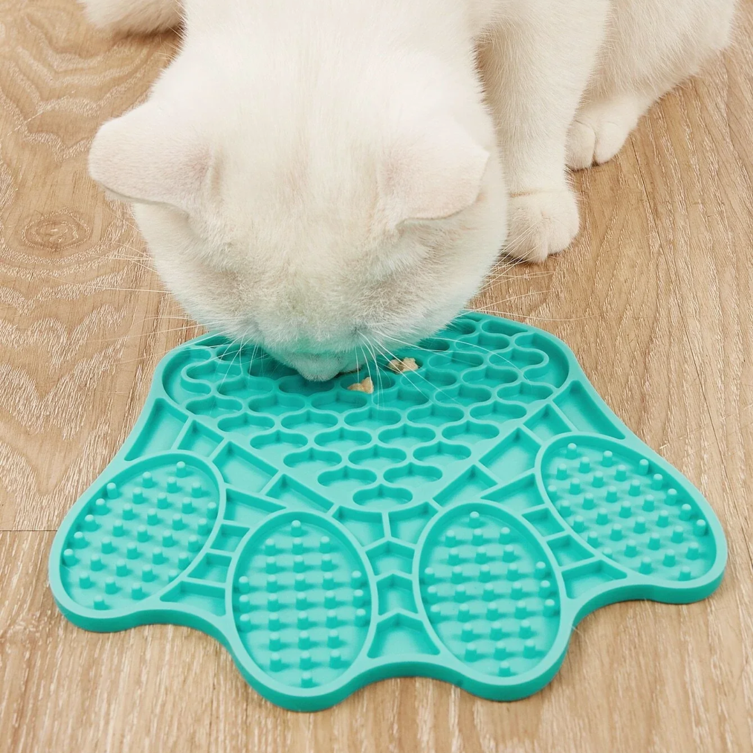 slow feeding mat – paw shape silicone feeder