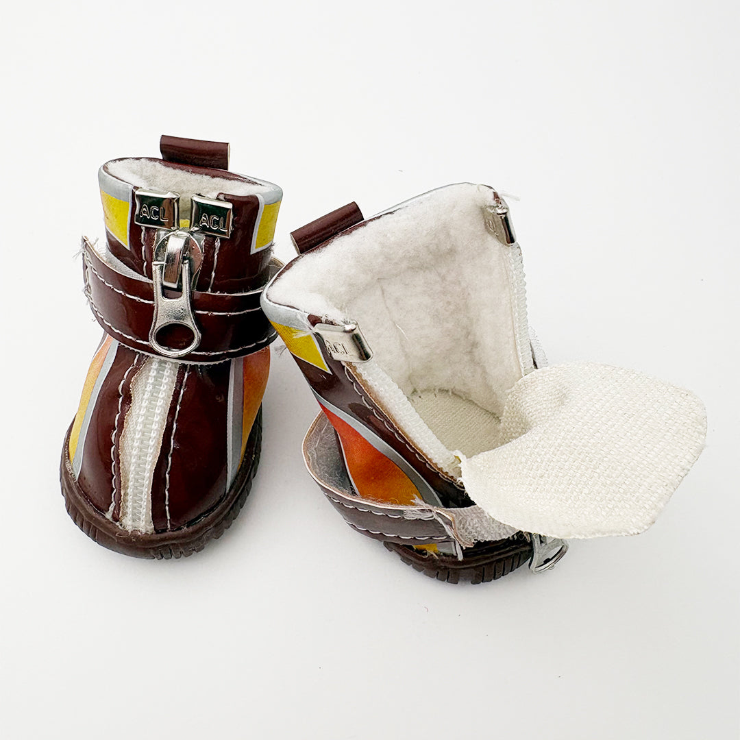 soft material used in the shoe with chain opening